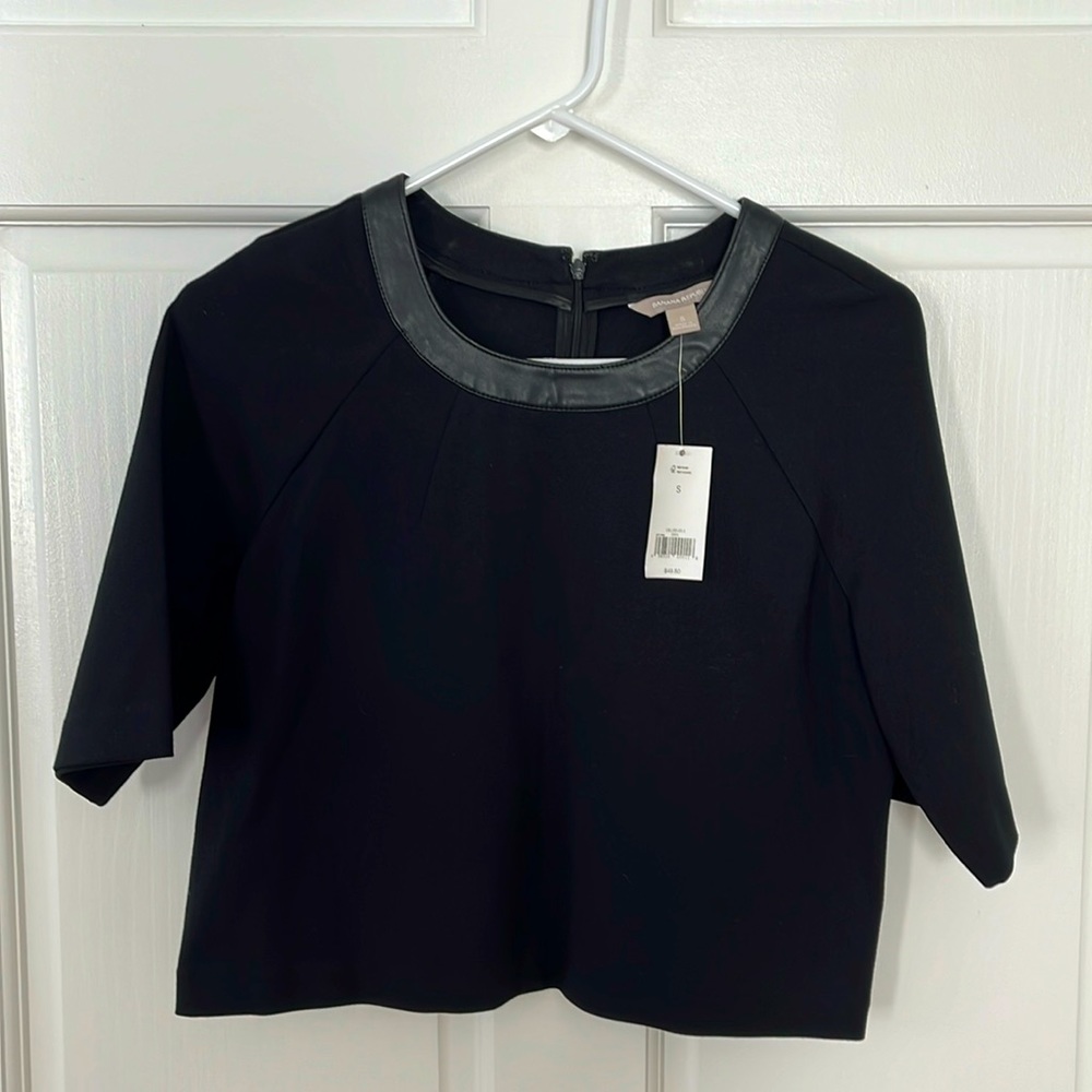 NWT: banana republic elbow length small black cropped top, Leather trim collar.